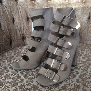Cape Robbin heels size 6